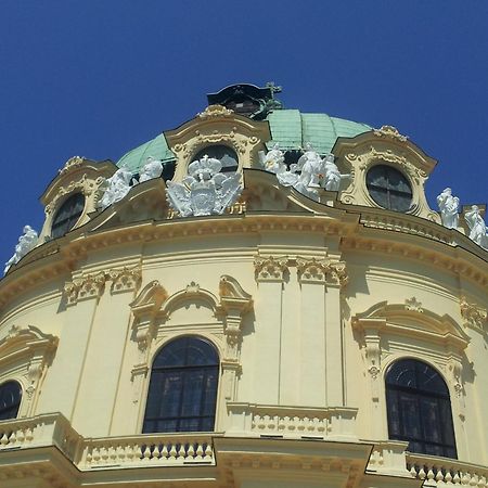 Hotel Pension Alte Muehle Клостернойбурґ Екстер'єр фото