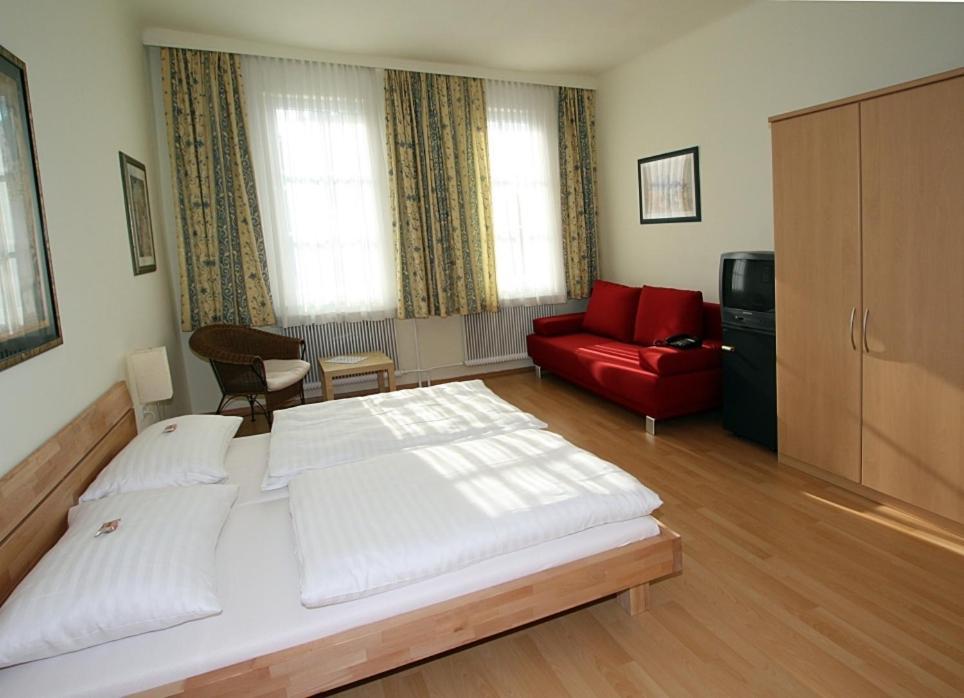 Hotel Pension Alte Muehle Клостернойбурґ Екстер'єр фото