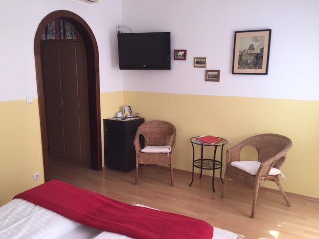 Hotel Pension Alte Muehle Клостернойбурґ Екстер'єр фото